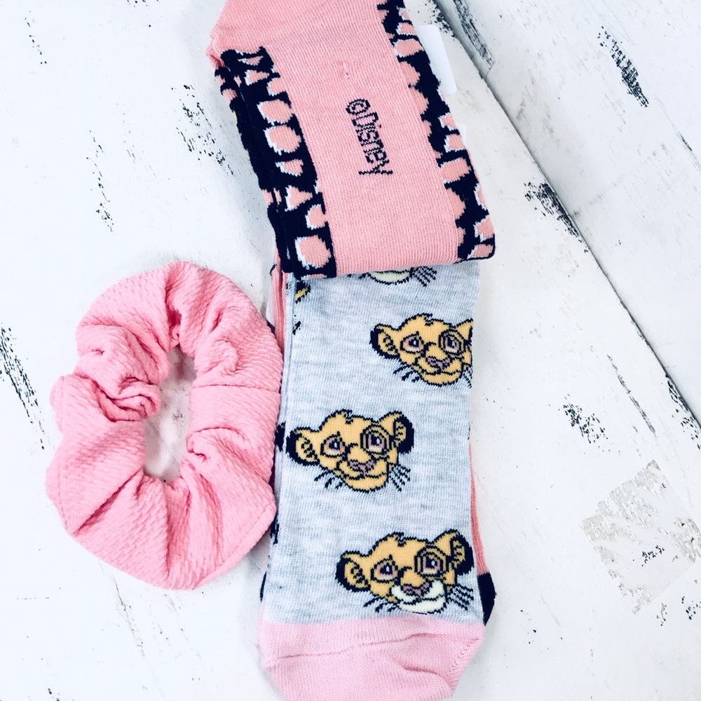 LAST ONE! Lion King Animal Print Socks & Scrunchie - Picture 2 of 6
